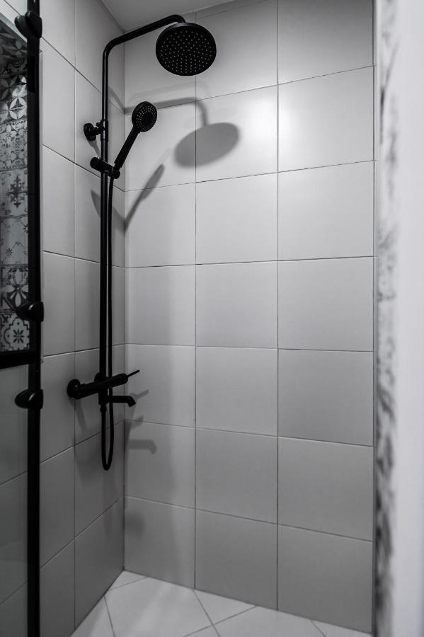 New Black & White - 2Bdr Apartment With Balcony Sofia Exterior foto